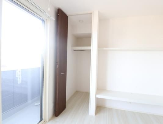 �y���̑��z�@302�@�N���[�[�b�g