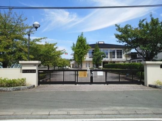 【周辺】　熊本市立日吉中学校：700m