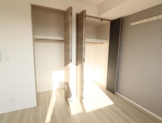 �y���̑��z�@302�@�N���[�[�b�g