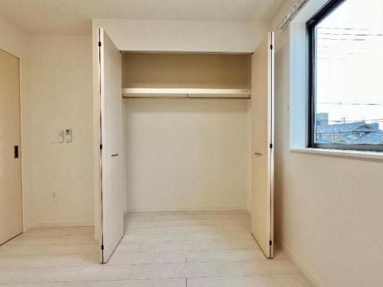 �y���̑��z�@����̐F�͑��Ⴊ�������܂��i�C���[�W�j