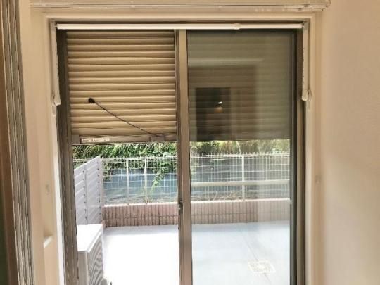 �y���̑��z�@�V���b�^�[�J�ˁi�C���[�W�j