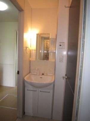 �y���̑��z�@�������ʉ��ϑ�