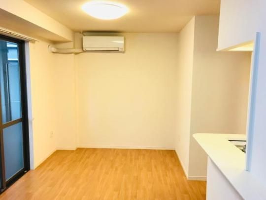 �y���̑��z�@�G�A�R���A�Ɩ����t���Ă܂�