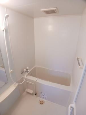 �y���̑��z�@�o�X�^�V�����[