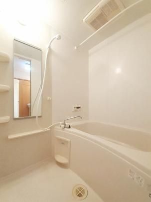 �y���̑��z�@�o�X�^�V�����[