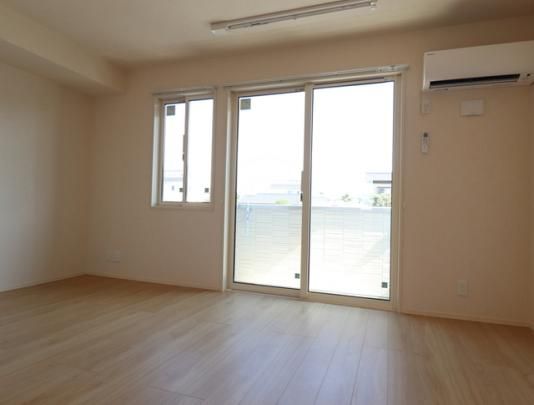 �y���̑��z�@102�@���r���O