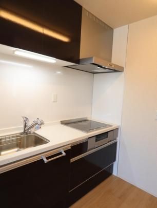 �y���̑��z�@102�@�L�b�`��