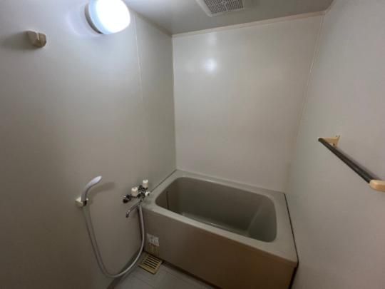 �y���̑��z�@�o�X�^�V�����[