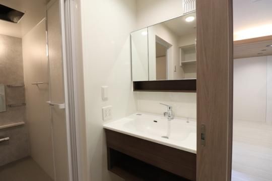 �y���̑��z�@�������ʉ��ϑ�