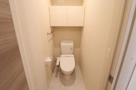 �y���̑��z�@305�@�g�C��