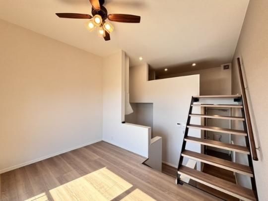 �y���̑��z�@���r���O