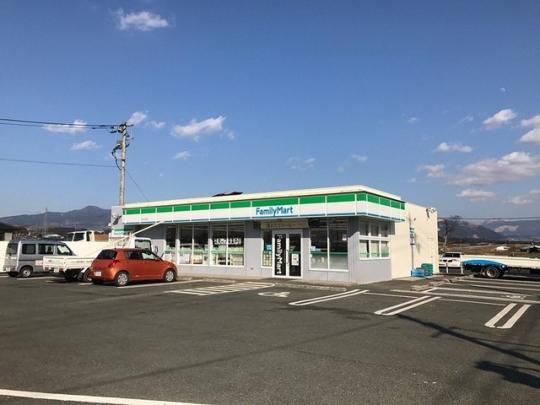 �y���Ӂz�@�t�@�~���[�}�[�g��Ðw���X�F1000m