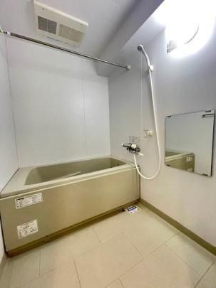 �y���̑��z�@�o�X�^�V�����[