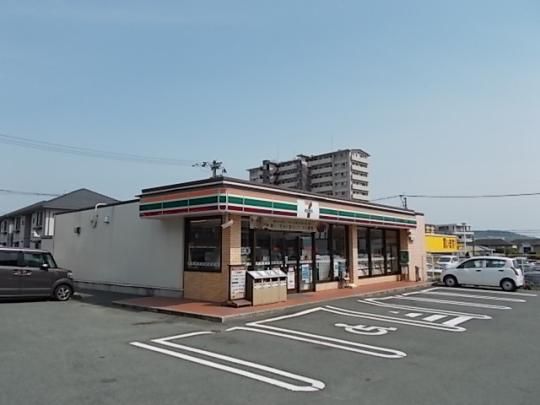 【周辺】　セブンイレブン鶴羽田店：2500m