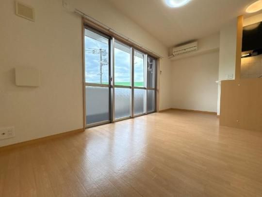 �y���̑��z�@���r���O