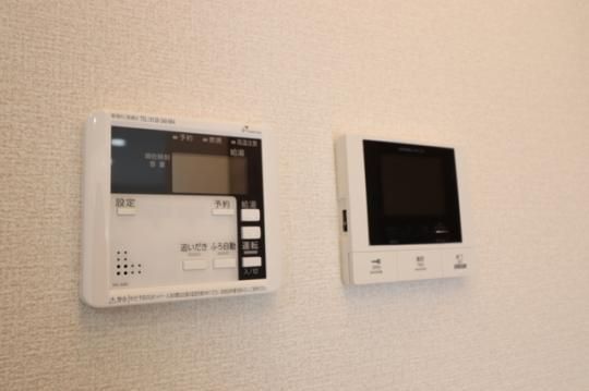 �y���̑��z�@���j�^�t���C���^�[�z��