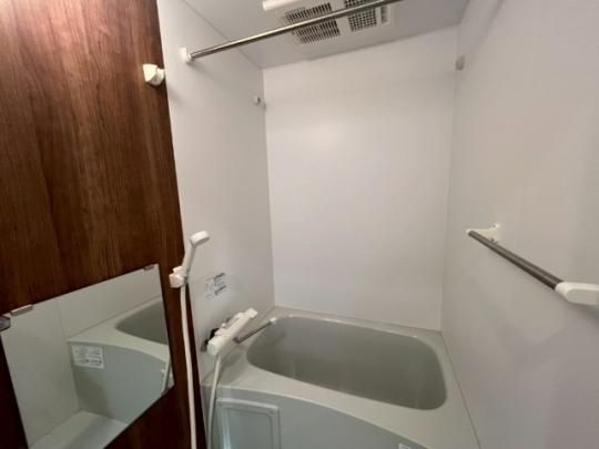 �y���̑��z�@�o�X�^�V�����[