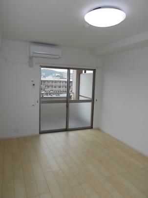 �y���̑��z�@���r���O