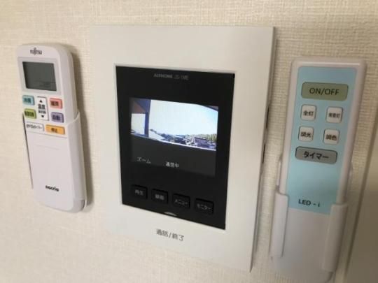 �y���̑��z�@�J�����t�����j�^�[�z���i�C���[�W�j