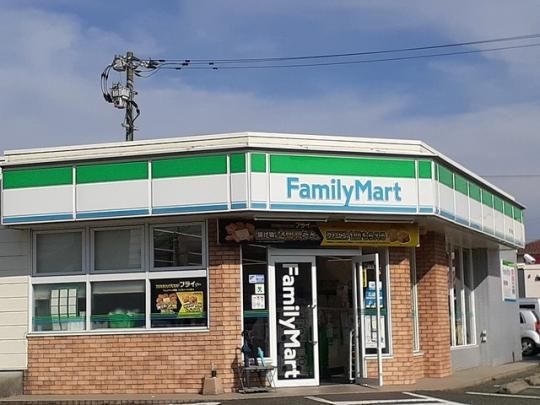 �y���Ӂz�@�t�@�~���[�}�[�g�˓����X�F1200m