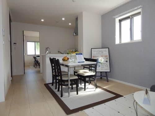 �y���̑��z�@���r���O