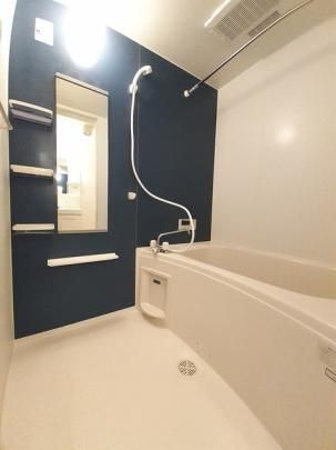 �y���̑��z�@�o�X�^�V�����[