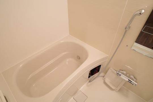 �y���̑��z�@�o�X�^�V�����[