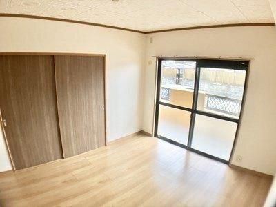 �y���̑��z�@���r���O