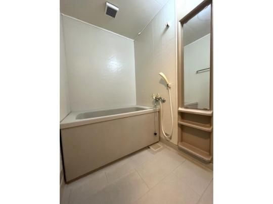 �y���̑��z�@�o�X�^�V�����[