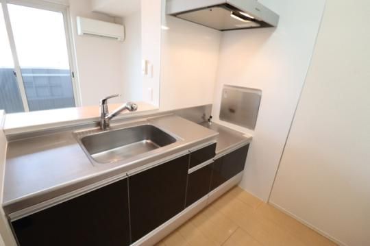 �y���̑��z�@301�@�ΖʃL�b�`��