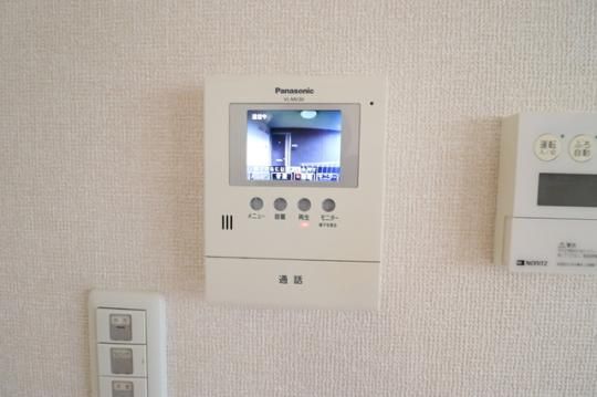 �y���̑��z�@301�@TV�C���^�[�z��