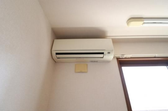 �y���̑��z�@102�@�G�A�R��