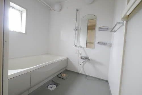 �y���̑��z�@�o�X�^�V�����[