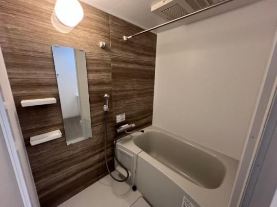 �y���̑��z�@�o�X�^�V�����[