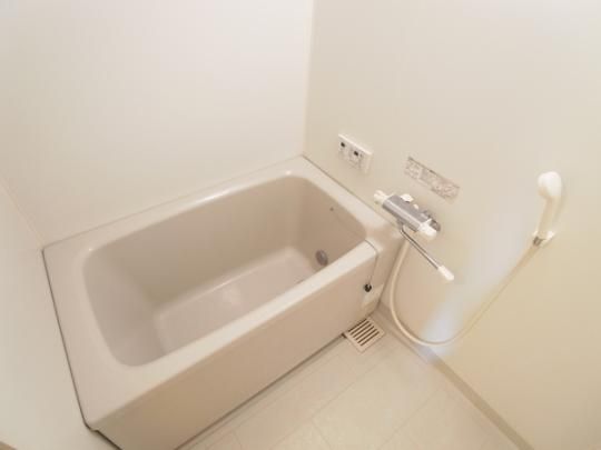 �y���̑��z�@�o�X�^�V�����[