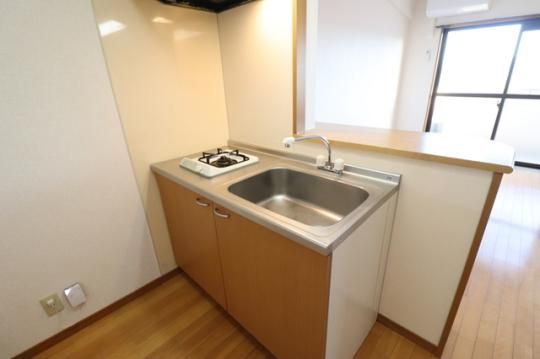 �y���̑��z�@302�@�L�b�`��