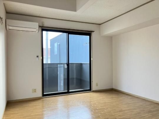 �y���̑��z�@���r���O