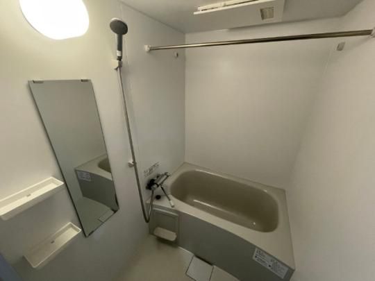 �y���̑��z�@�o�X�^�V�����[