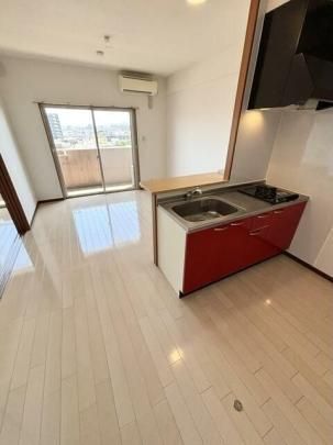 �y���̑��z�@���r���O