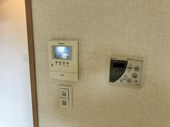 �y���̑��z�@���j�^�t�C���^�[�z��