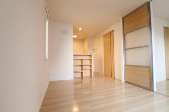 �y���̑��z�@205�@���r���O