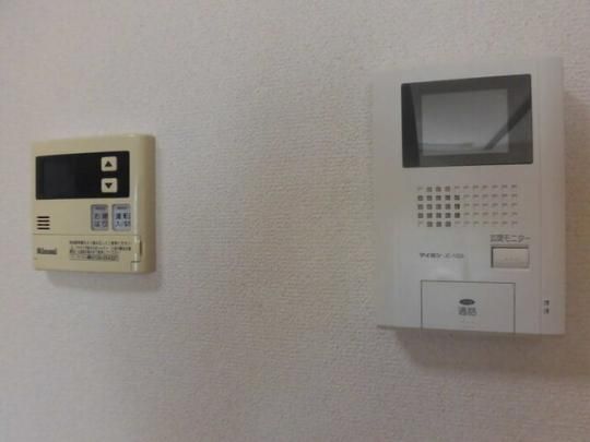 �y���̑��z�@���j�^�t�C���^�[�z��