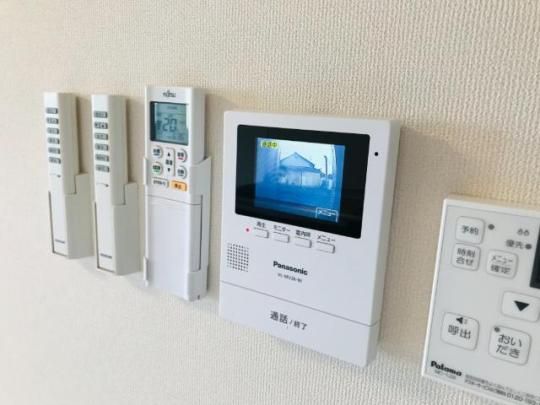 �y���̑��z�@�J���[���j�^�[�z��