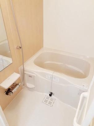 �y���̑��z�@�o�X�^�V�����[