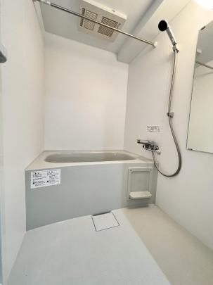 �y���̑��z�@�o�X�^�V�����[