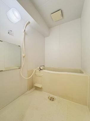 �y���̑��z�@�o�X�^�V�����[