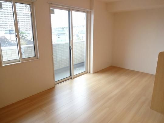 �y���̑��z�@301�@���r���O