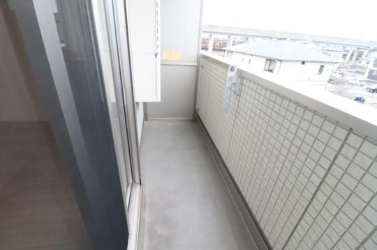 �y���̑��z�@303�@�o���R�j�[