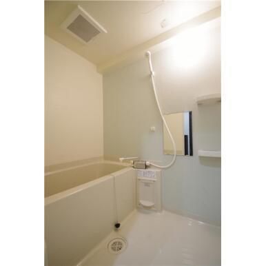 �y���̑��z�@�o�X�^�V�����[