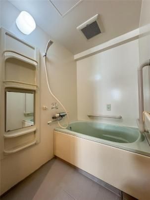 �y���̑��z�@�o�X�^�V�����[